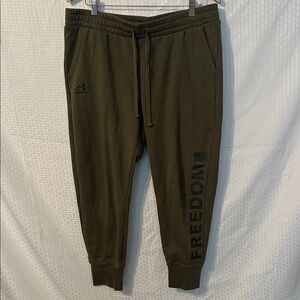 #515 Under Armour Men's Olive Joggers